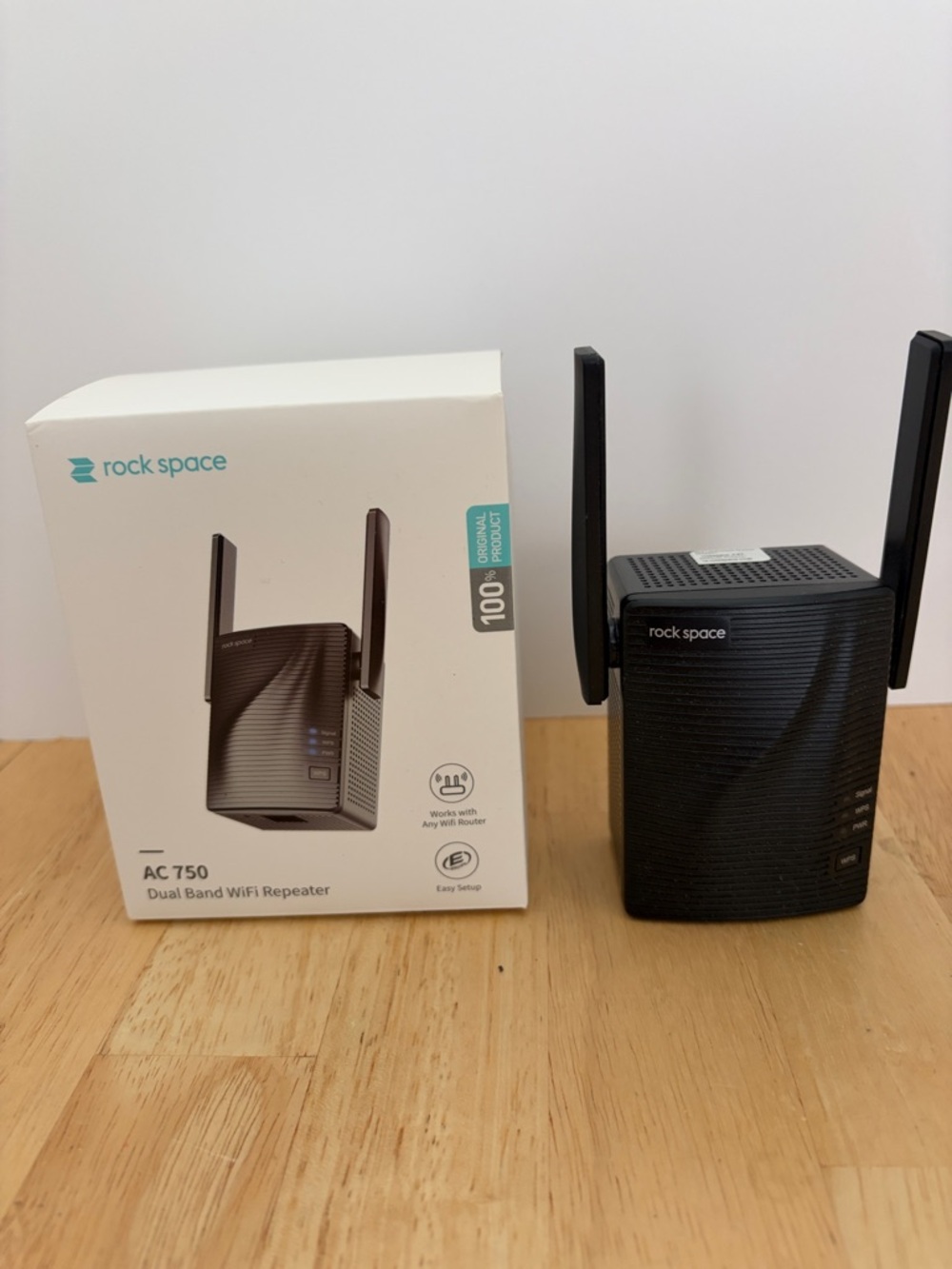 Rock Space AC750 Dual-Band WiFi Repeater in Black - Extended Coverage